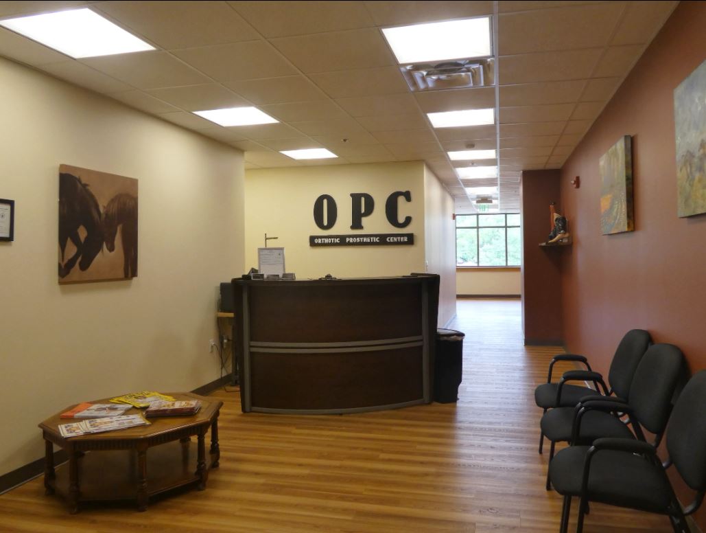 Interior shot of the Leesburg prosthetic center's welcome desk and waiting room